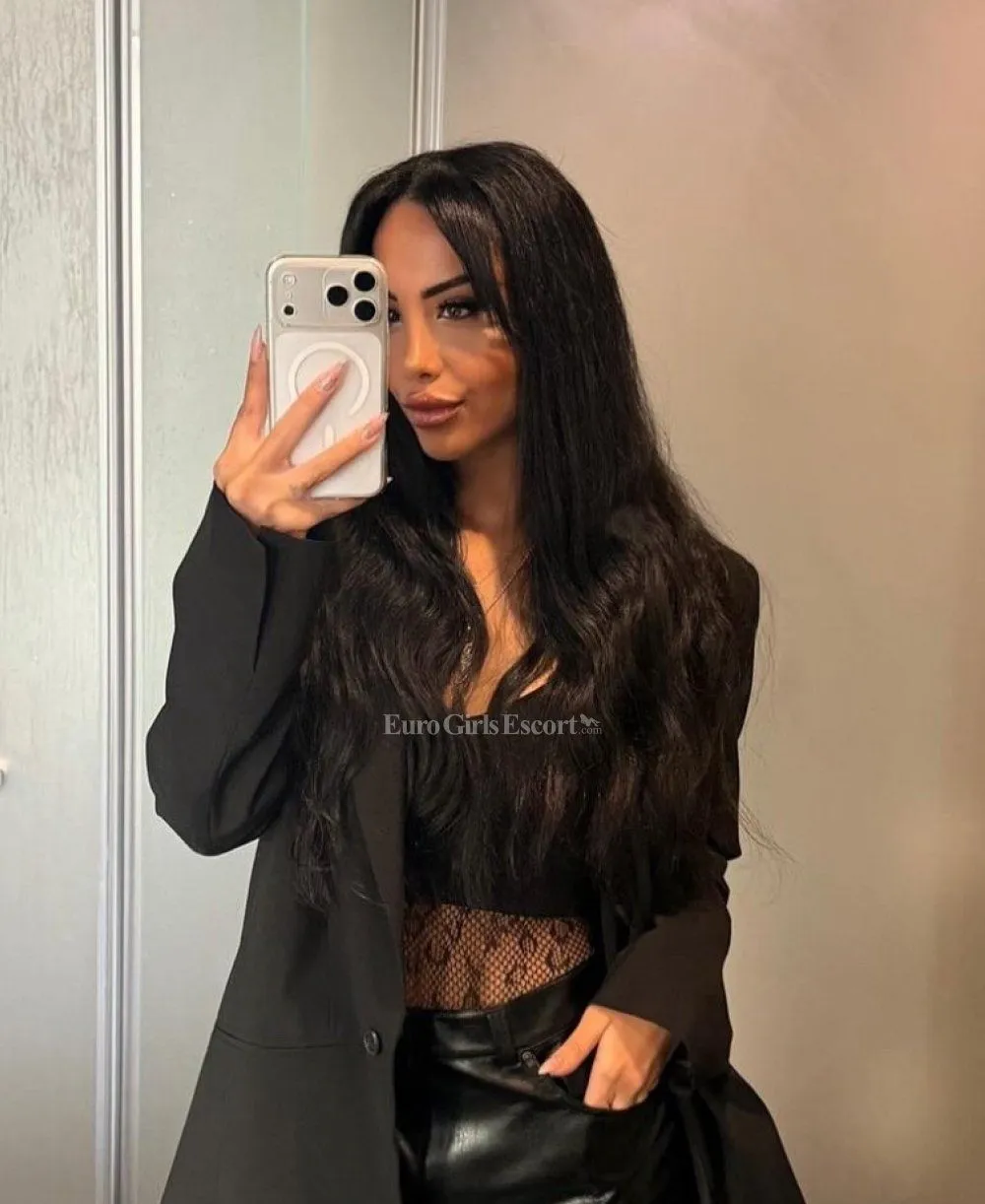 Denissa photo 3