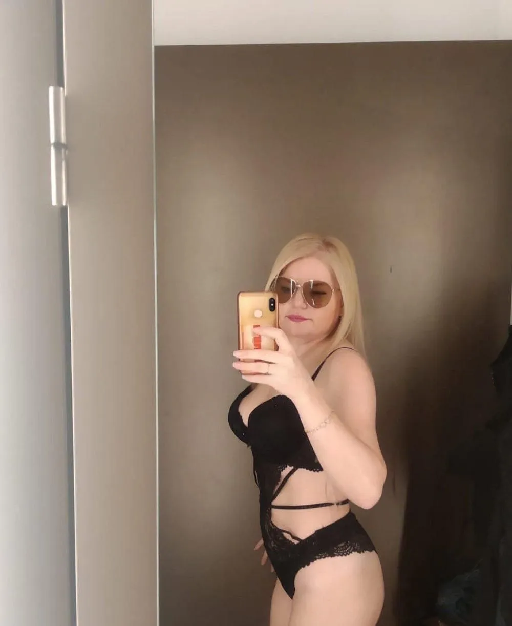 Lara photo 2