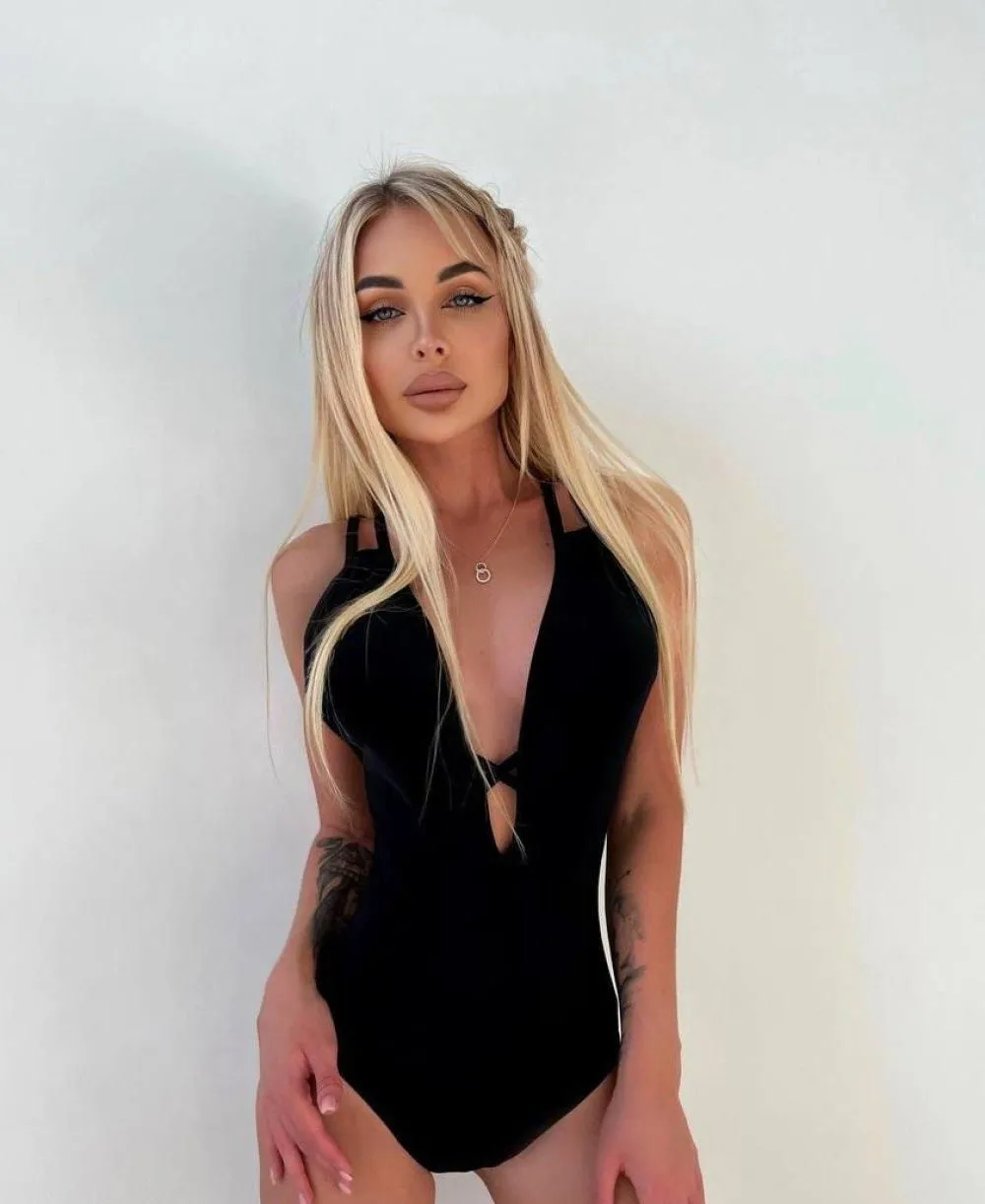 Natalia photo 1