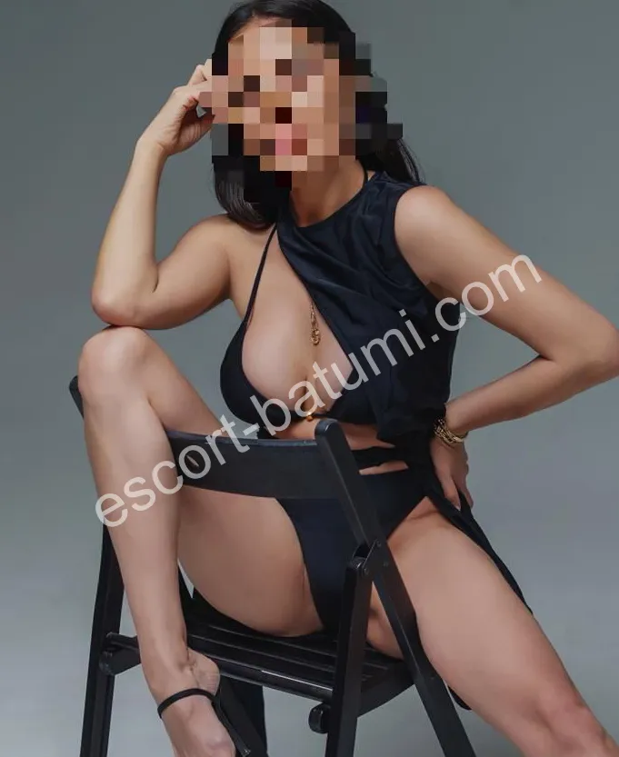 Vivyen photo 4